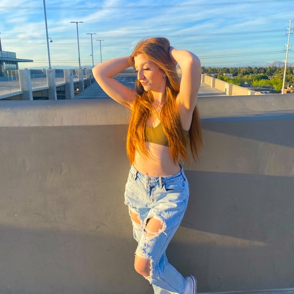 Meet your Posher, Kenzie - Picture 1 of 1